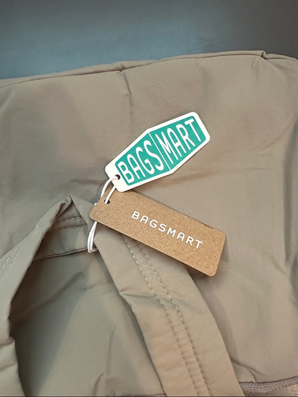 NWT BAGSMART Travel Large, Puffy Toiletry Bag (Grayish Brown) - Picture 9 of 10